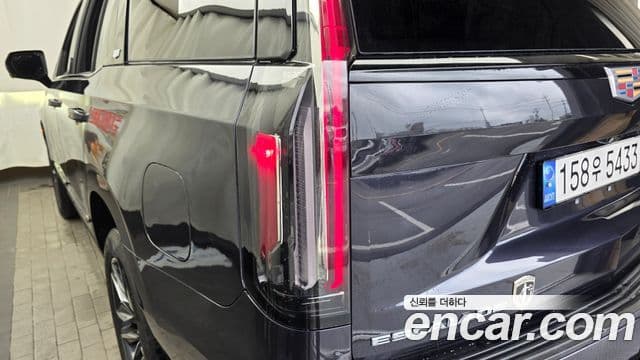 Cadillac Escalade 2022 — Photo 19/35