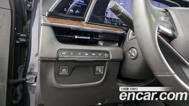 Cadillac Escalade 2022 — Photo 17/35
