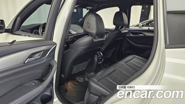 BMW X3 2018 — ფოტო 18/20