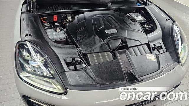 Porsche Cayenne 2023 — ფოტო 6/20