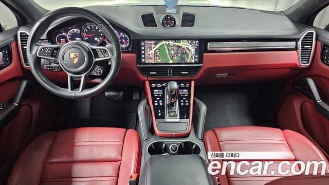 Porsche Cayenne 2023 — ფოტო 7/20