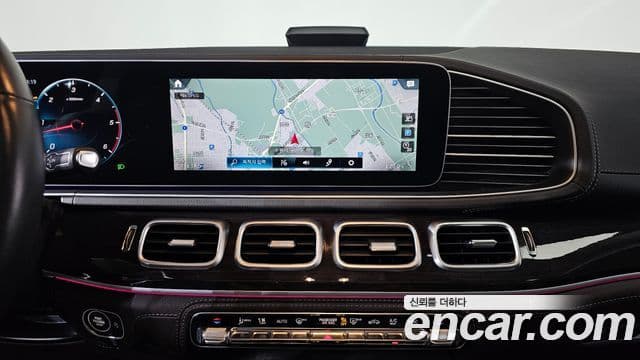 Mercedes-Benz GLE-Class 2022 — ფოტო 13/20