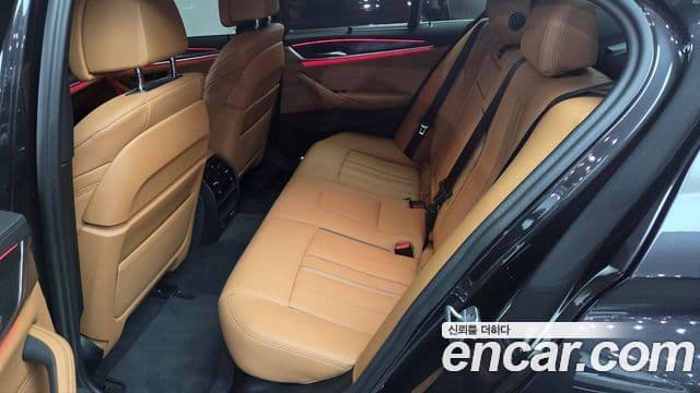 BMW 5 Series 2023 — Фото 11/13