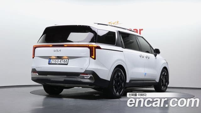 Kia Carnival 2024 — Şəkil 2/20