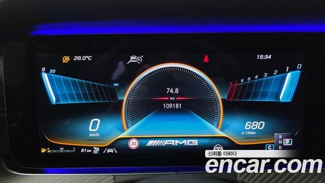 Mercedes-Benz AMG GT 2021 — Şəkil 10/20