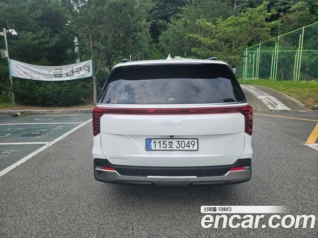 Kia Carnival 2024 — Şəkil 3/18
