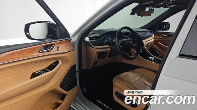 Jeep Grand Cherokee 2023 — ფოტო 10/20