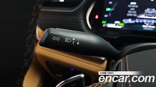 Jeep Grand Cherokee 2023 — ფოტო 25/35
