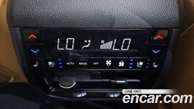 Jeep Grand Cherokee 2023 — ფოტო 24/35