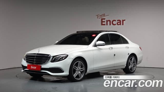 Mercedes-Benz E-Class 2019 — ფოტო 1/20