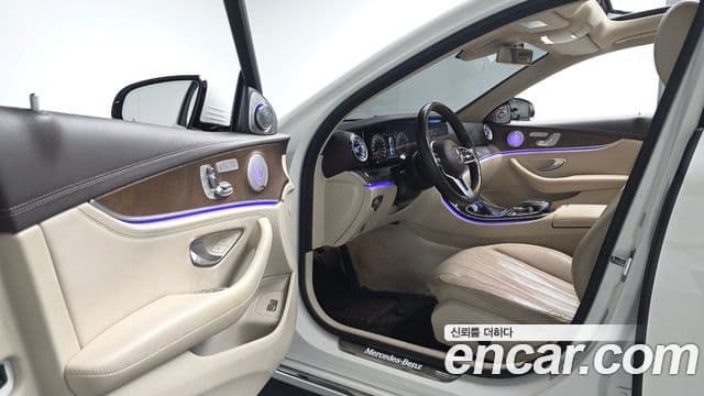 Mercedes-Benz E-Class 2019 — ფოტო 10/20