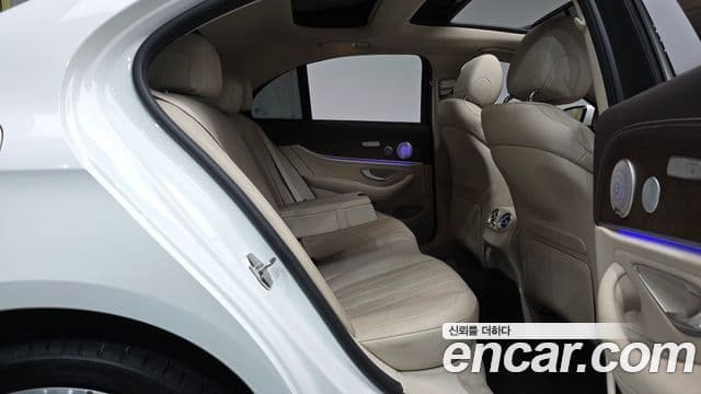 Mercedes-Benz E-Class 2019 — ფოტო 11/20