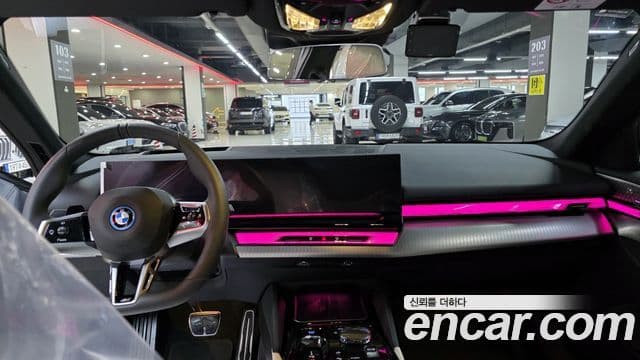 BMW i5 2026 — ფოტო 8/20