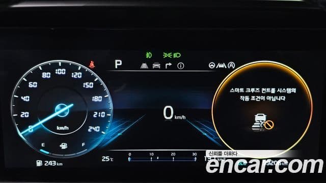 Kia Carnival 2023 — ფოტო 8/20