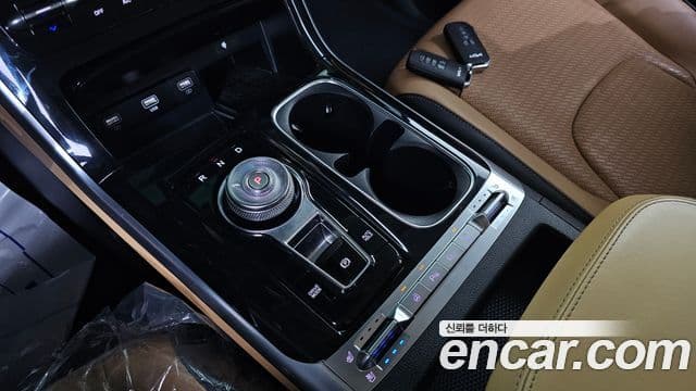 Kia Carnival 2023 — ფოტო 9/20