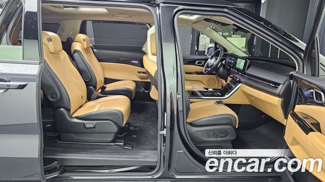 Kia Carnival 2023 — ფოტო 12/20
