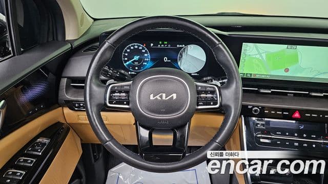 Kia Carnival 2023 — ფოტო 13/20