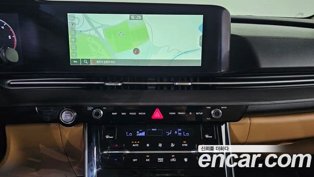 Kia Carnival 2023 — ფოტო 14/20