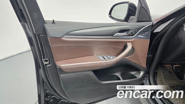 BMW X4 2021 — Şəkil 19/32