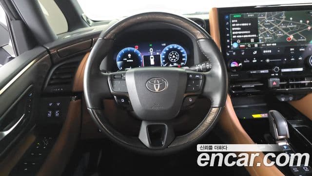 Toyota Alphard 2025 — Фото 13/20