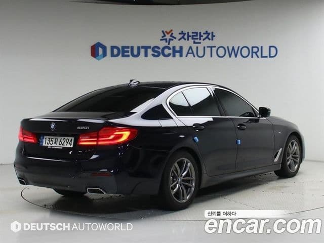 BMW 5 Series 2020 — ფოტო 2/20