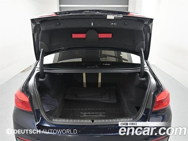 BMW 5 Series 2020 — ფოტო 19/20