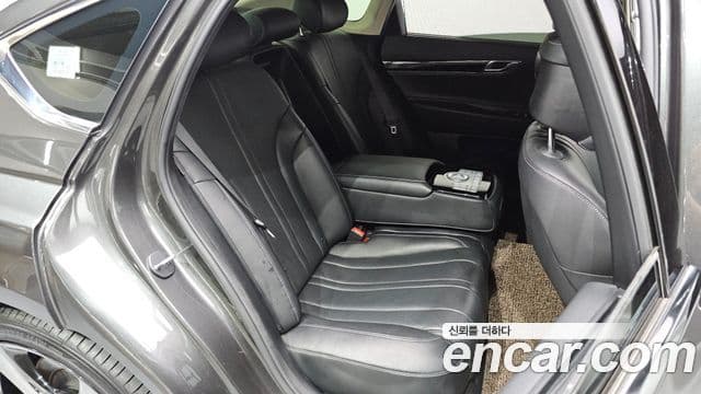Genesis Electrified G80 2021 — Şəkil 11/20