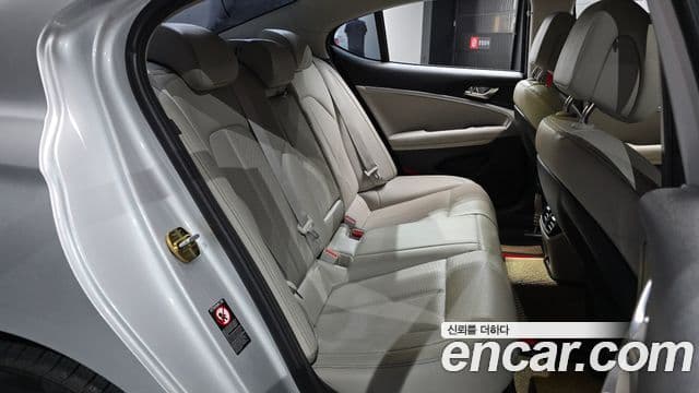 Genesis G70 2018 — ფოტო 33/34