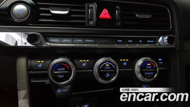 Genesis G70 2018 — ფოტო 32/34