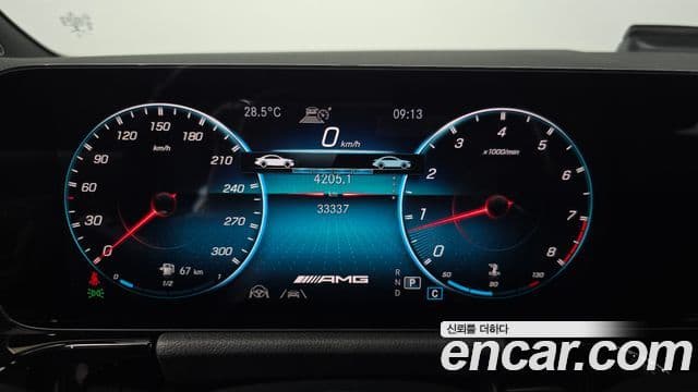Mercedes-Benz GLA-Class 2022 — ფოტო 8/20