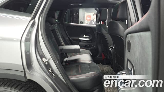 Mercedes-Benz GLA-Class 2022 — ფოტო 13/20