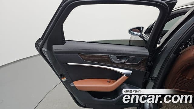 Audi A6 2021 — Şəkil 17/34