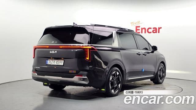 Kia Carnival 2025 — Şəkil 2/20