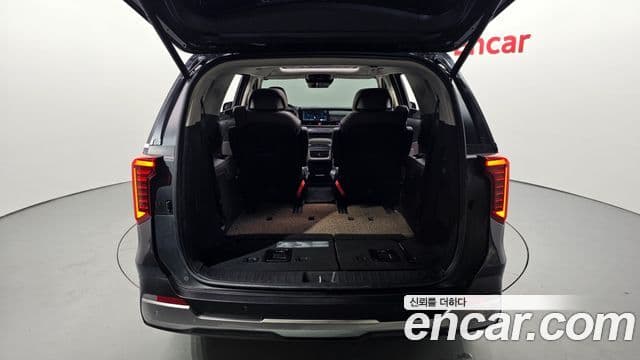 Kia Carnival 2025 — Şəkil 18/20