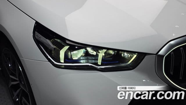 BMW 5 Series 2024 — Photo 1/30