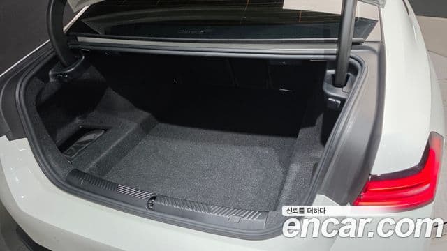 BMW 5 Series 2024 — Photo 26/30