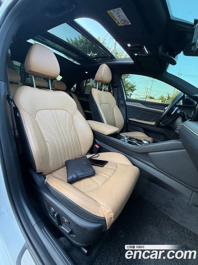 Kia K5 2022 — ფოტო 8/14