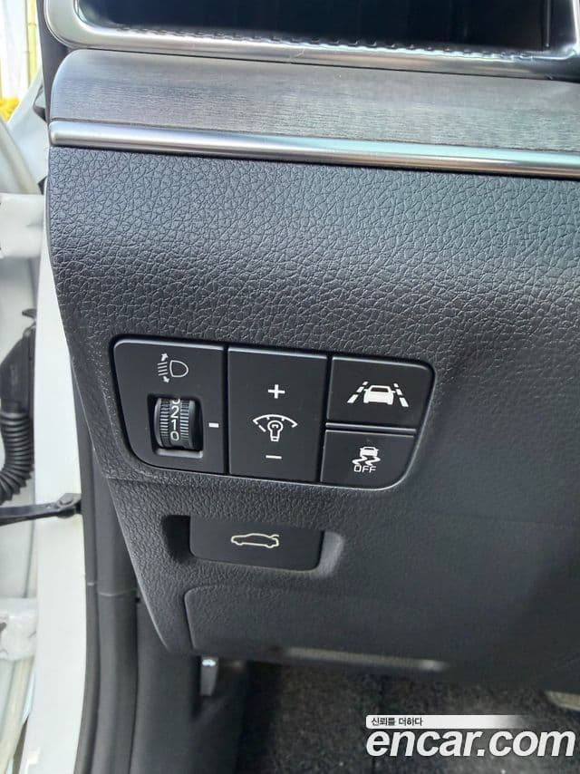 Kia K5 2022 — ფოტო 11/14