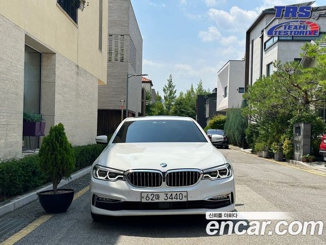 BMW 5 Series 2018 — ფოტო 3/10
