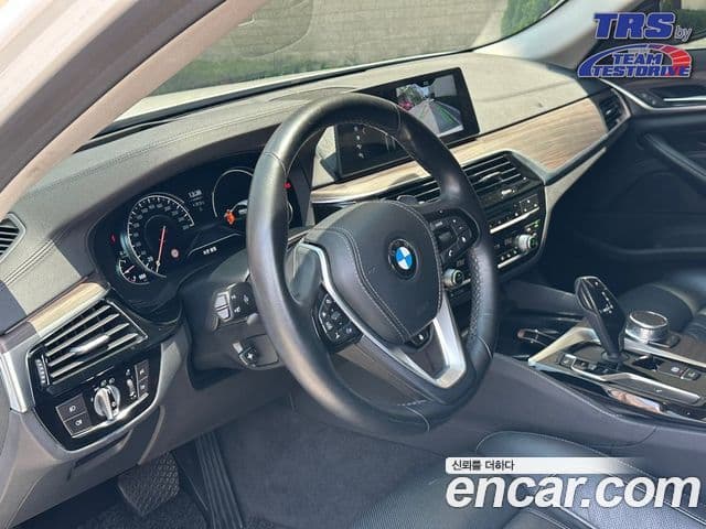 BMW 5 Series 2018 — ფოტო 6/10