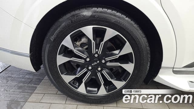 Kia Carnival 2021 — ფოტო 5/20