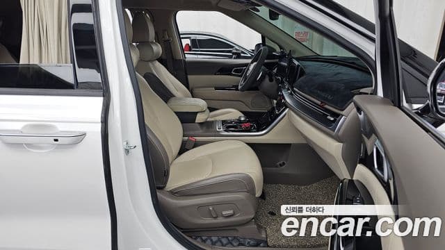 Kia Carnival 2021 — ფოტო 11/20