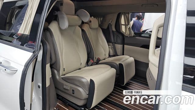 Kia Carnival 2021 — ფოტო 12/20
