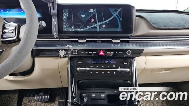 Kia Carnival 2021 — ფოტო 14/20