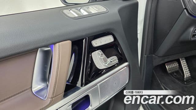 Mercedes-Benz G-Class 2025 — Photo 29/31