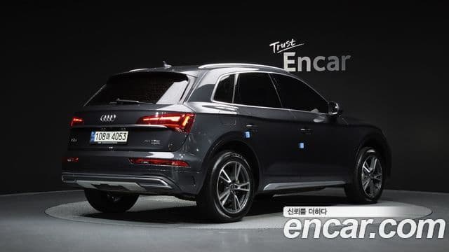 Audi Q5 2021 — Фото 2/20