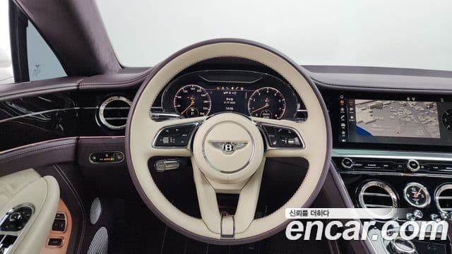 Bentley Continental GT 2021 — ფოტო 13/20