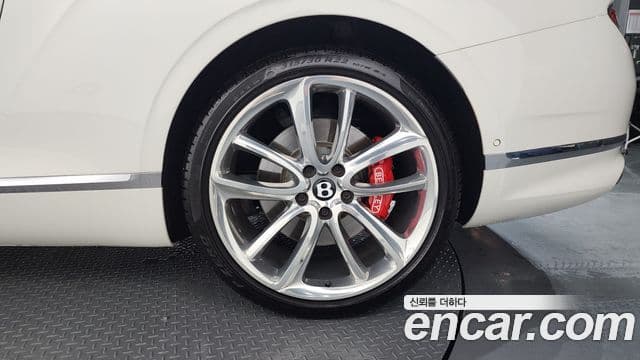 Bentley Continental GT 2021 — Photo 2/32