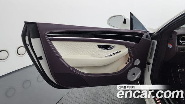 Bentley Continental GT 2021 — Photo 28/32