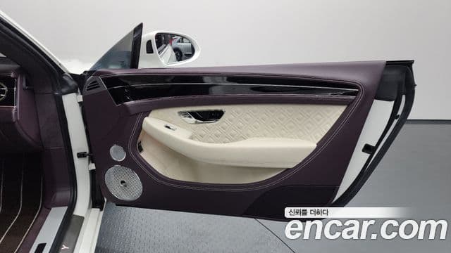 Bentley Continental GT 2021 — Photo 20/32